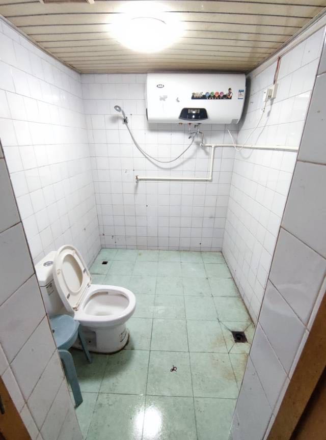 八府庄小区 随时看房·