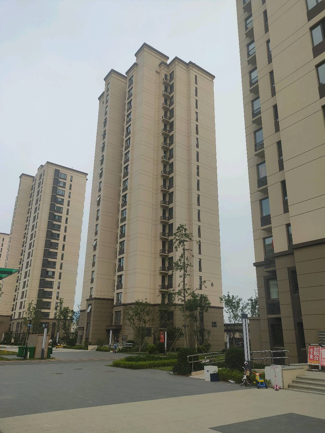 西宅一小区 随时看房·