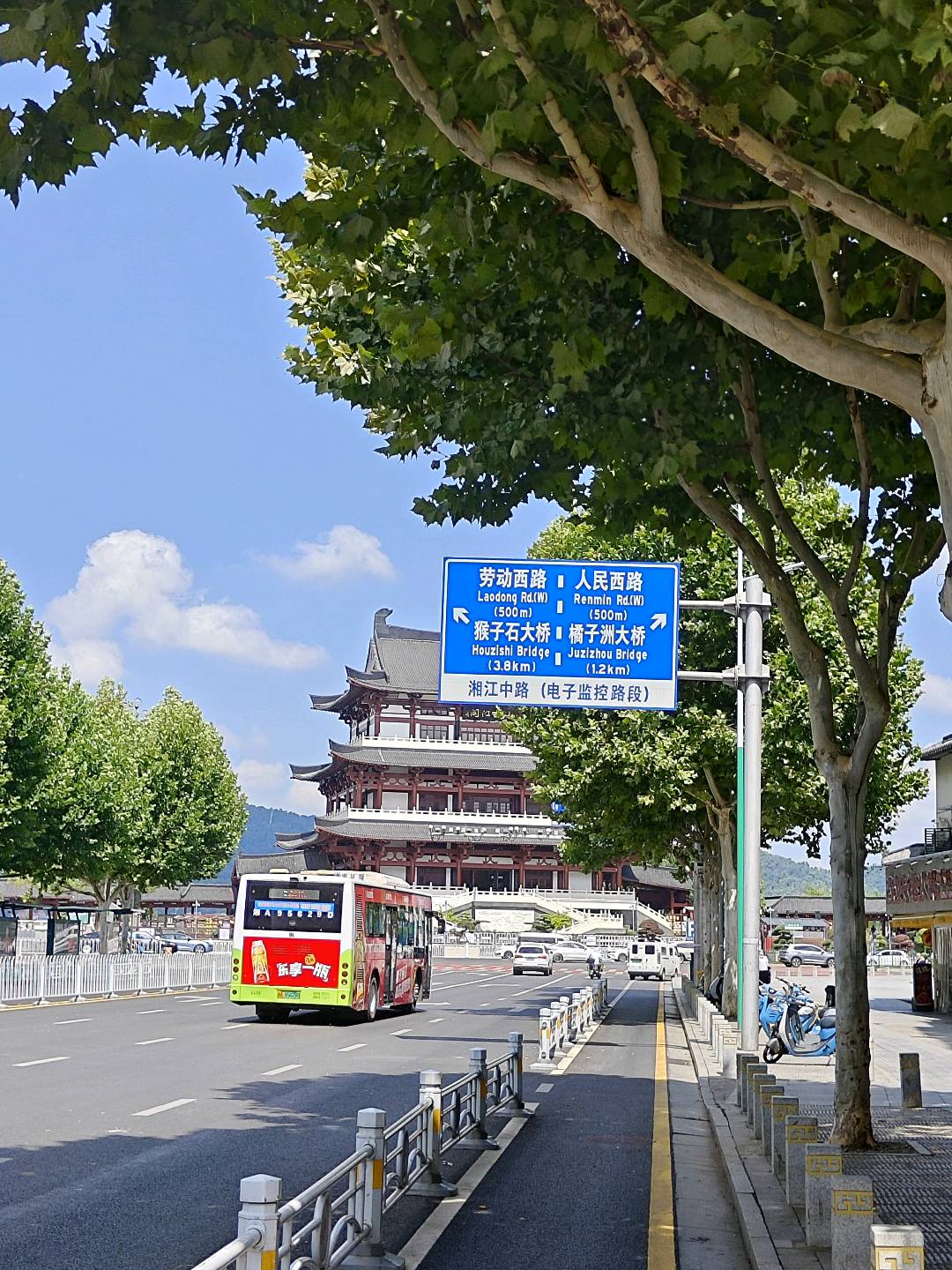 天心区小桥子巷18号（杜甫江阁旁） 随时看房·