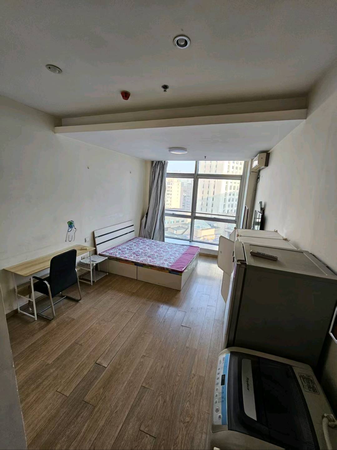 中建峰汇广场 1居室 1400元/月