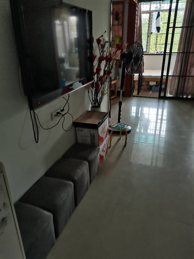 朝阳小区 随时看房·