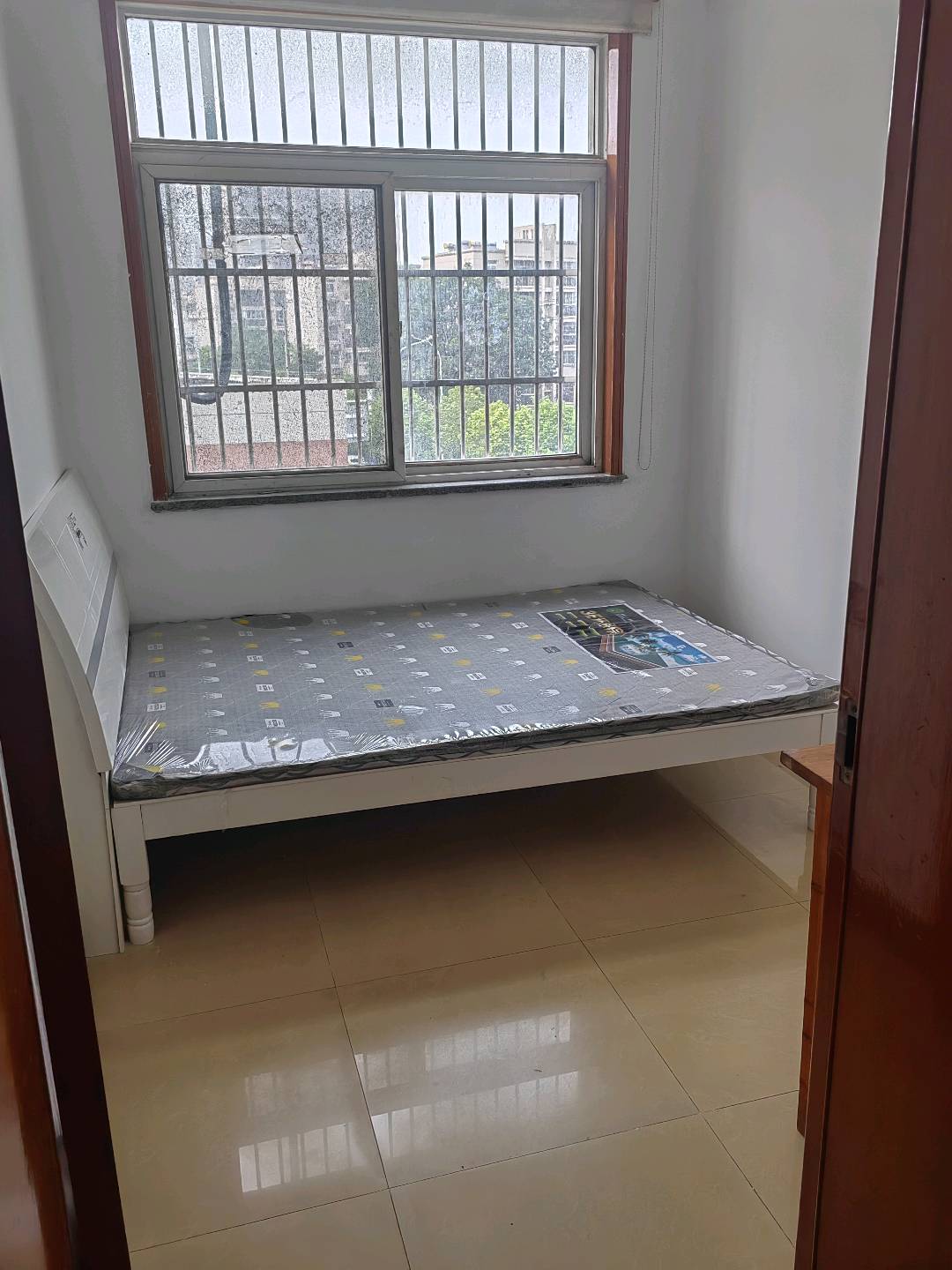 军港新村 随时看房·