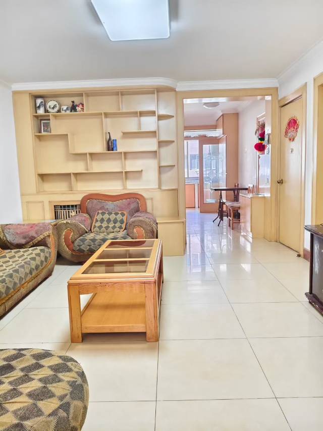 糖酒库小区 3居室 1100元/月