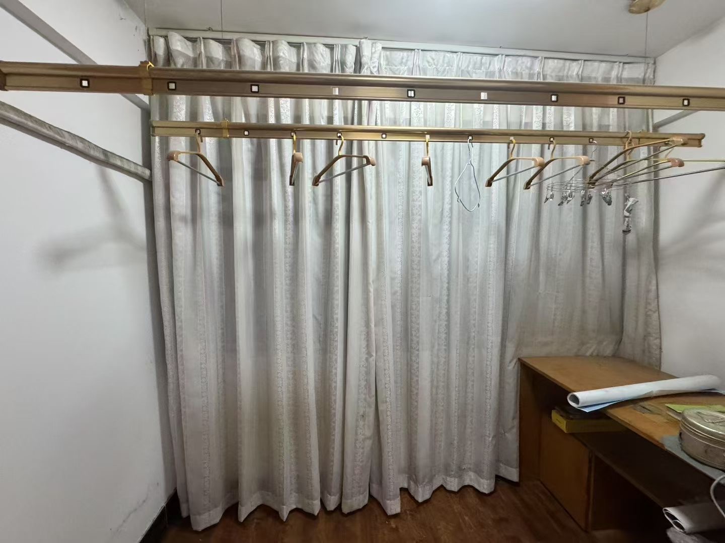 曙光服装厂家属楼 随时看房·