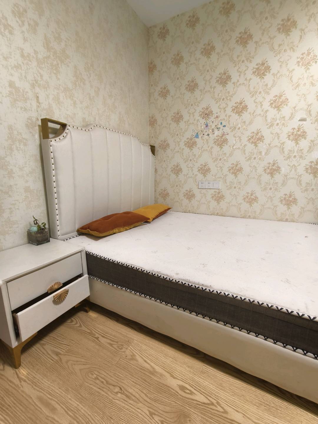 翰香景庭 2居室 1900元/月