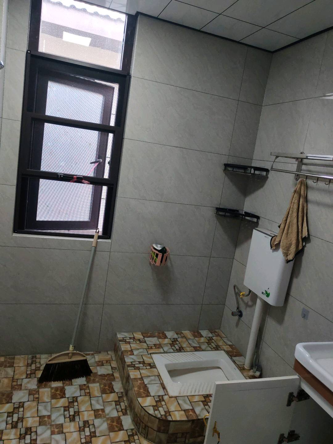 吴洲安置小区一期44栋东 随时看房·