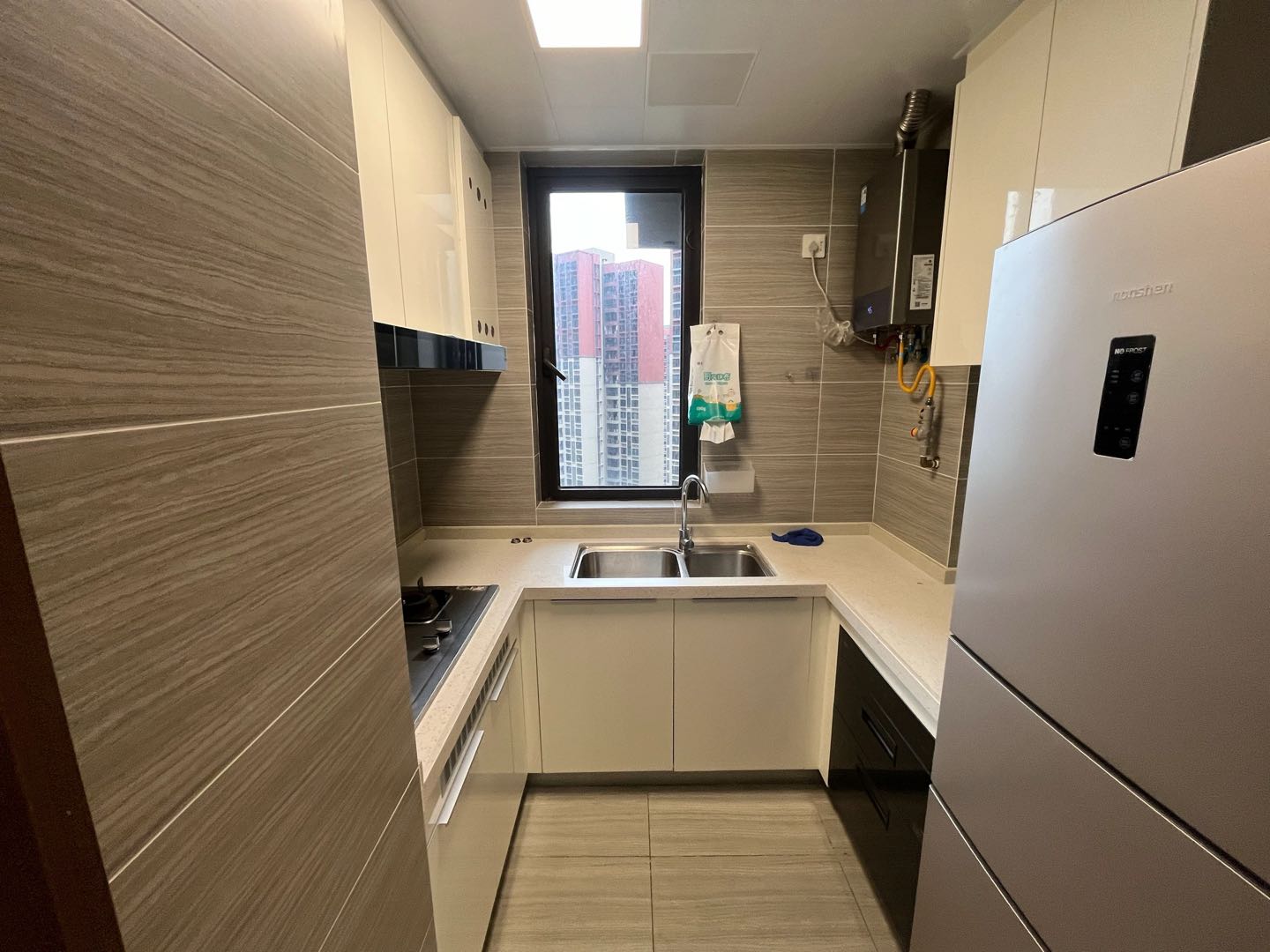 佛山龙光玖龙台 随时看房·