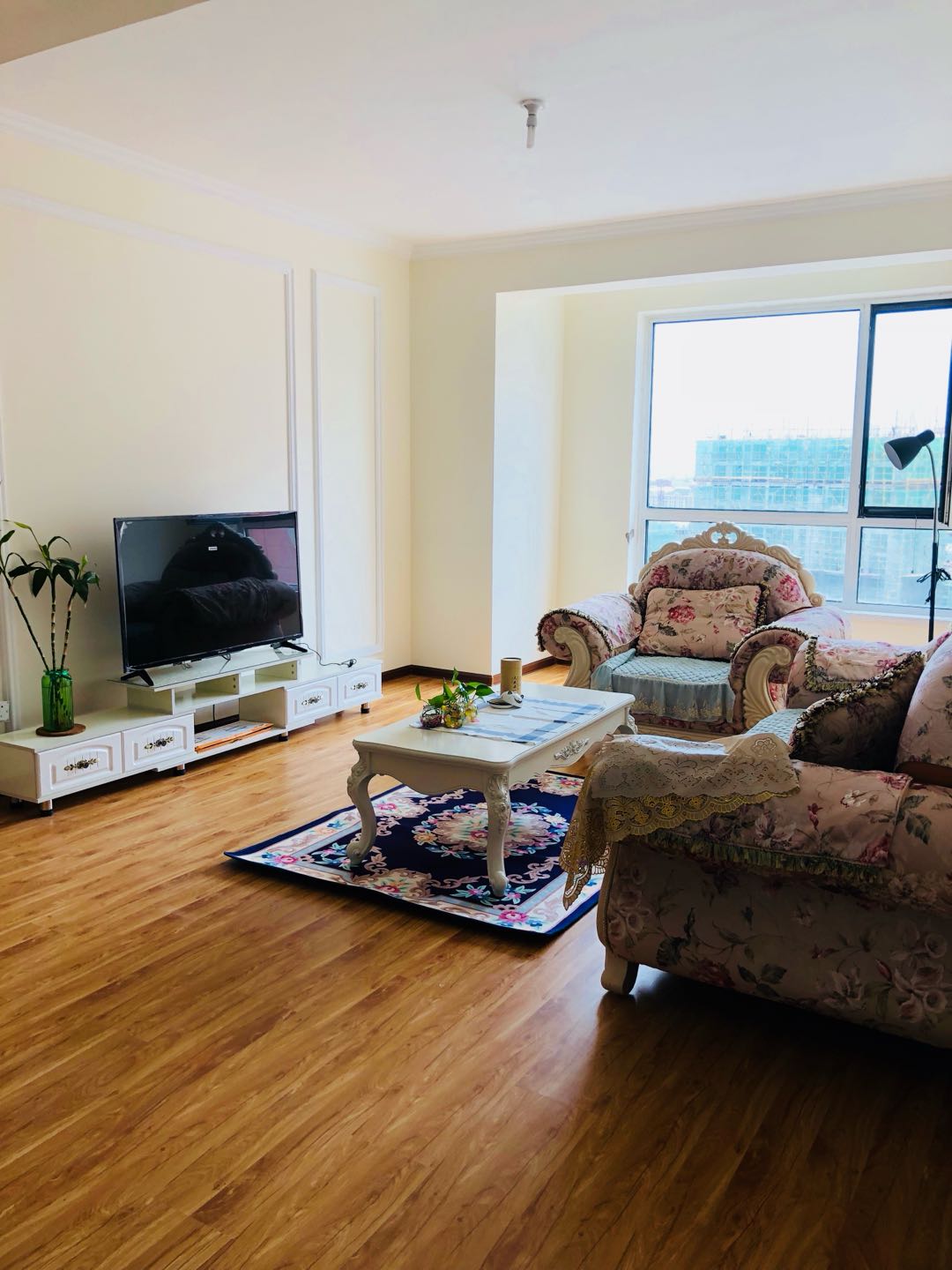 水岸花园 随时看房·