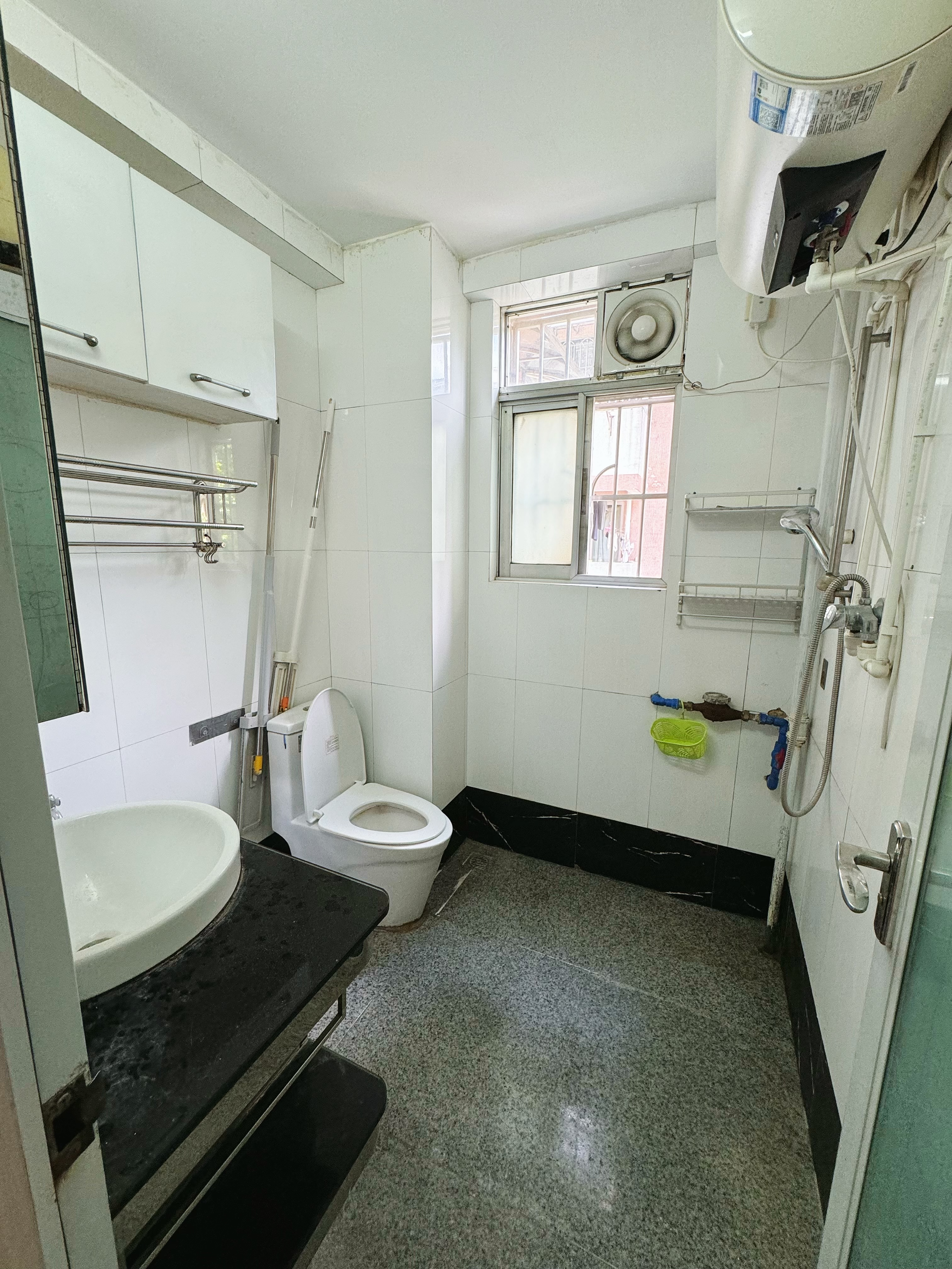 梅宾公安宿舍 随时看房·