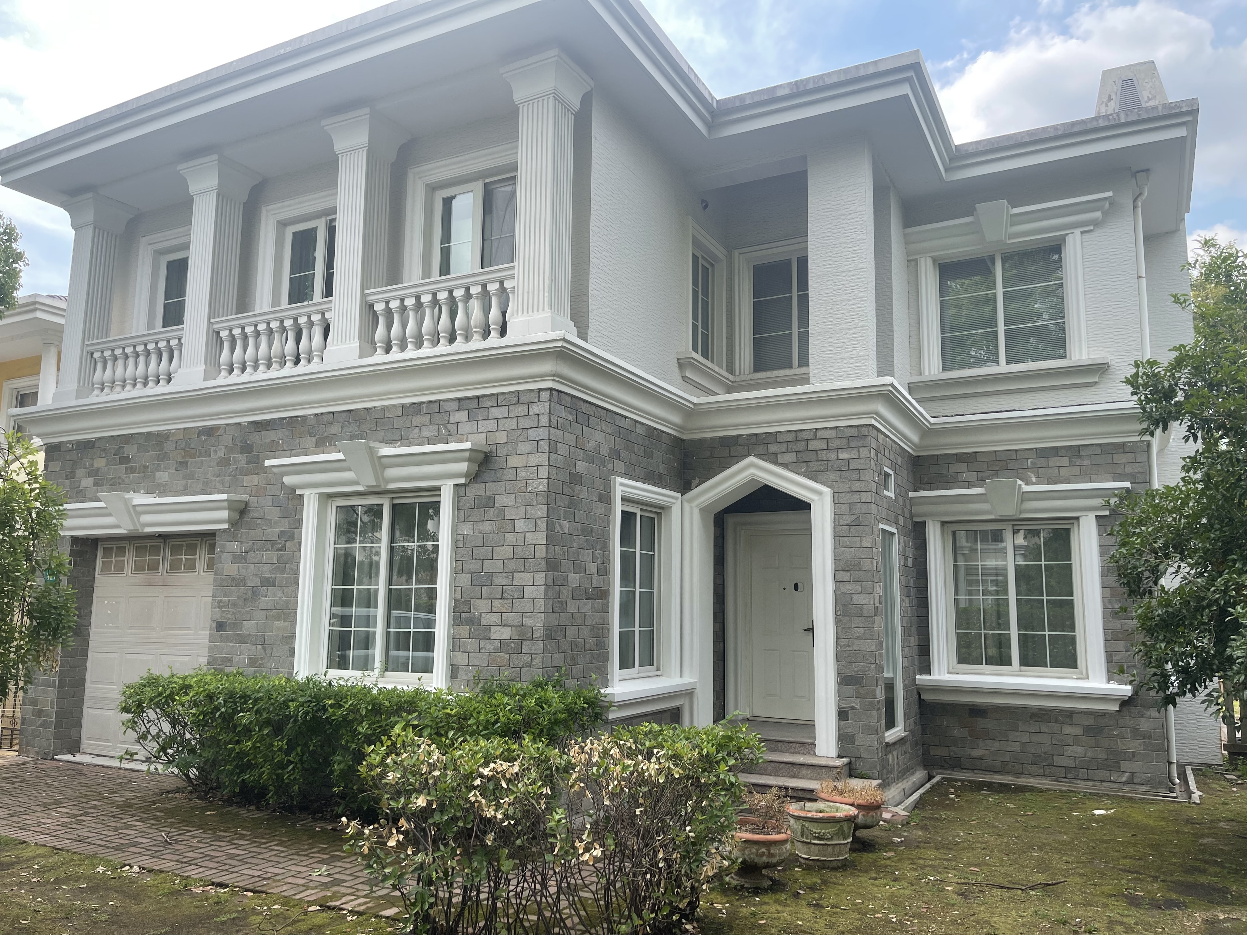 罗山绿洲别墅 随时看房·