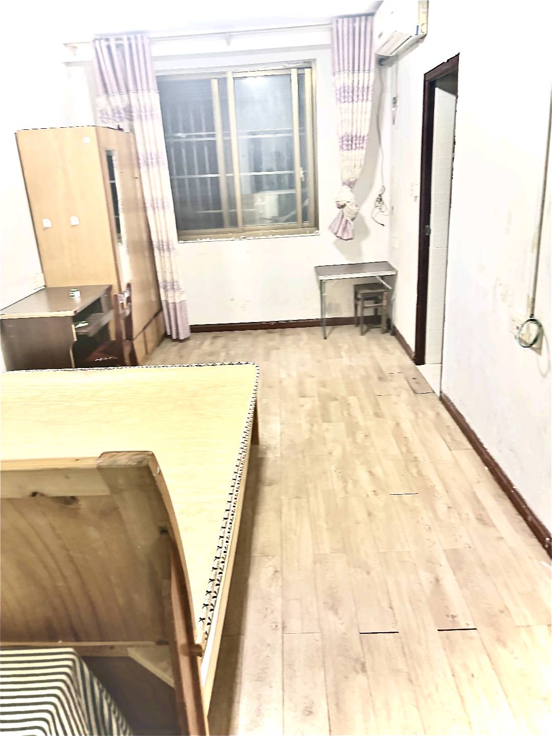 忠诚府街42号）