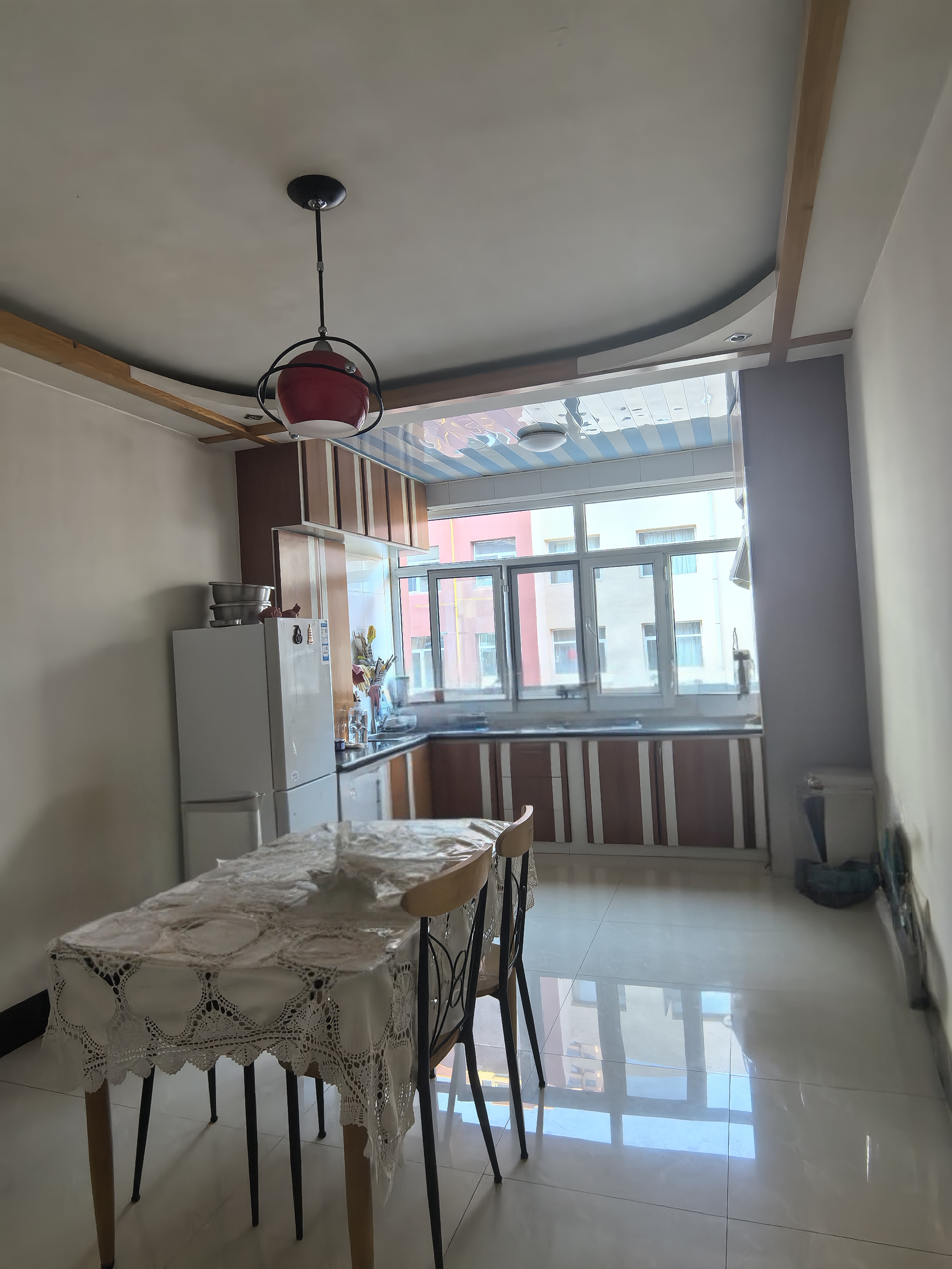 操场城西街 随时看房·
