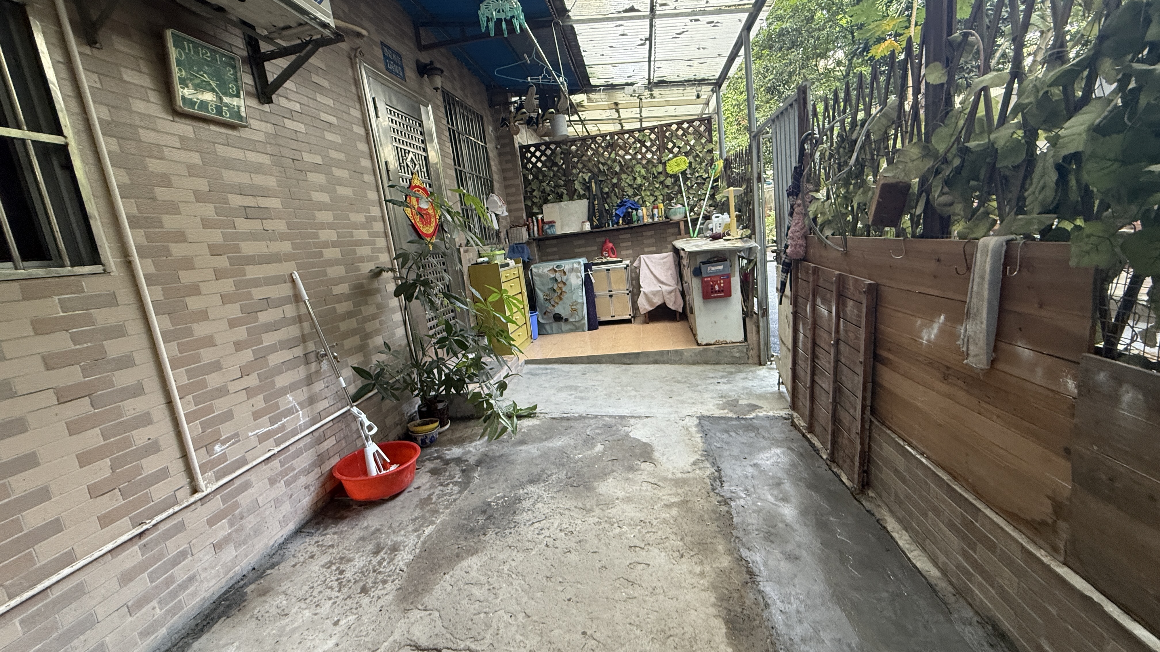 狮带岗小区 随时看房·