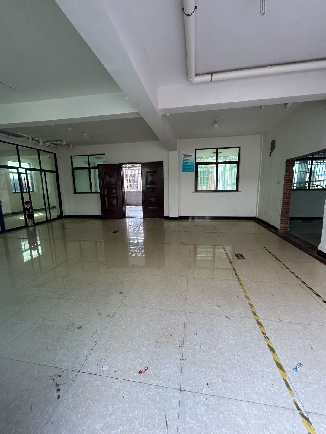 红旗村塘坞 随时看房·