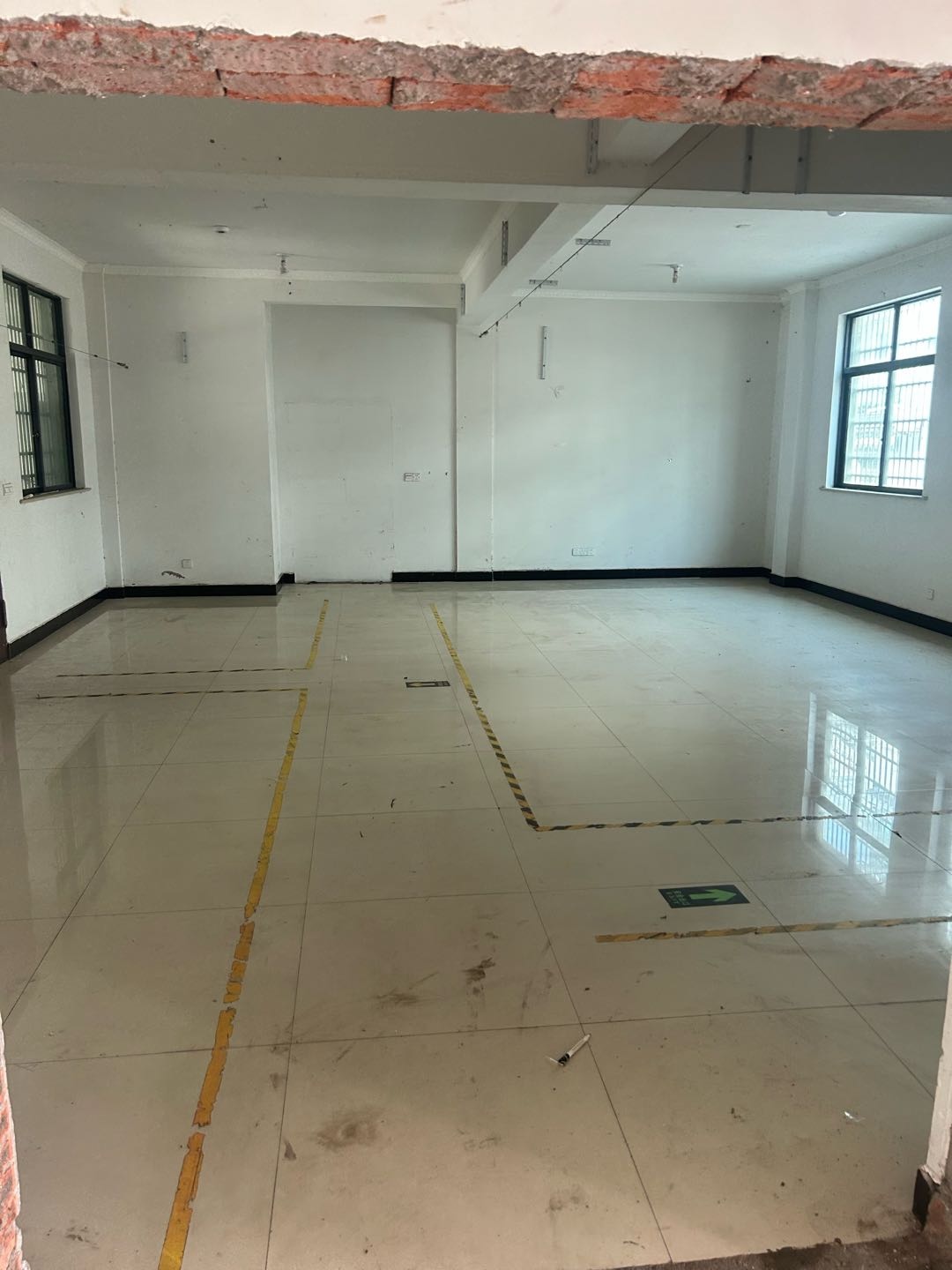 红旗村塘坞 随时看房·