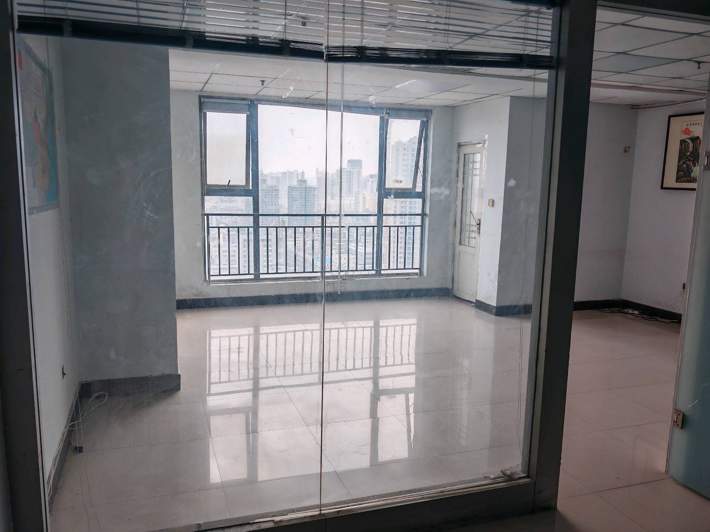 省汇中心写字楼 随时看房·