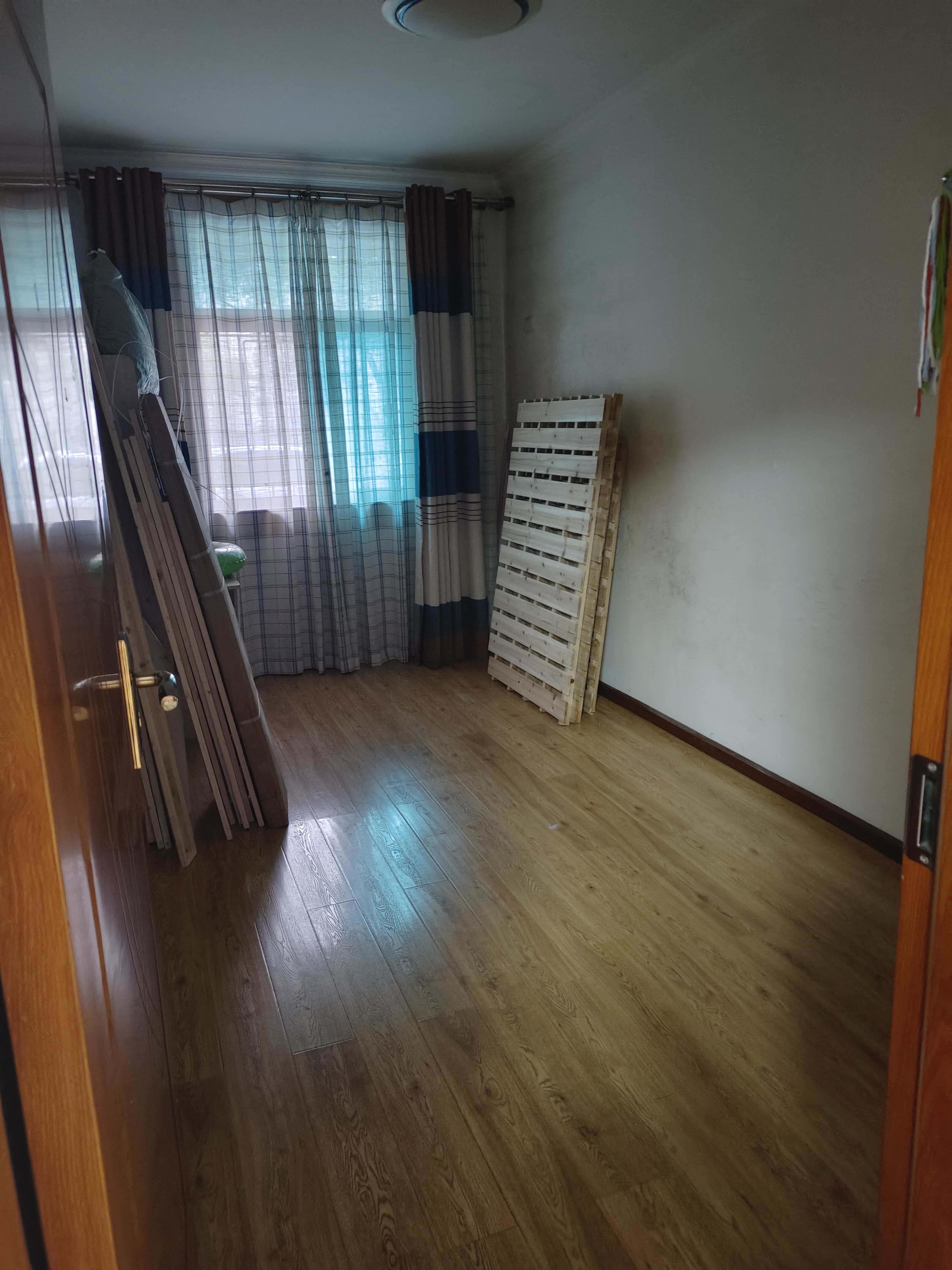 南明区花溪大道北段电建一公司宿舍 随时看房·