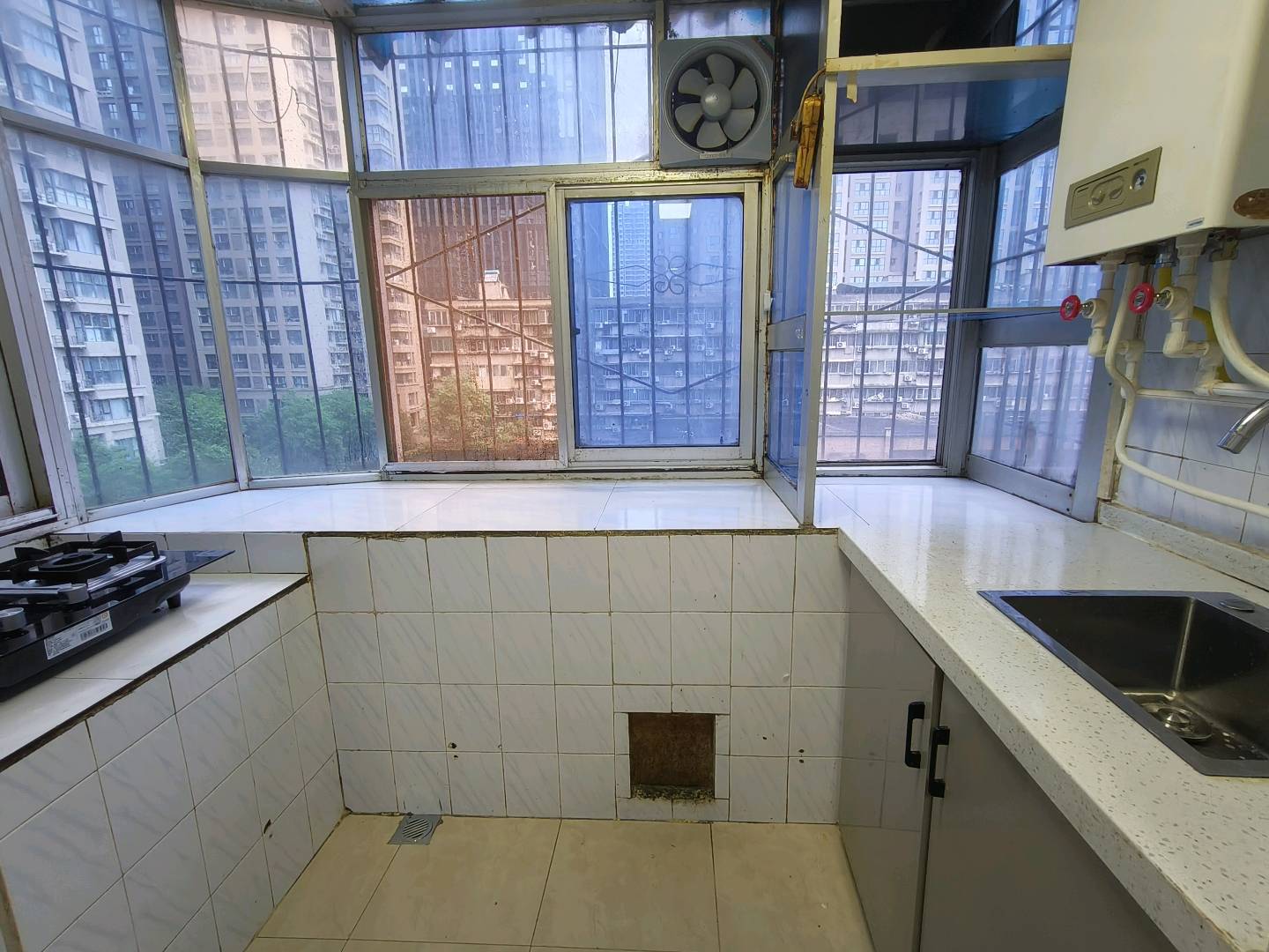 玉祥门地铁口金隆住宅小区 随时看房·