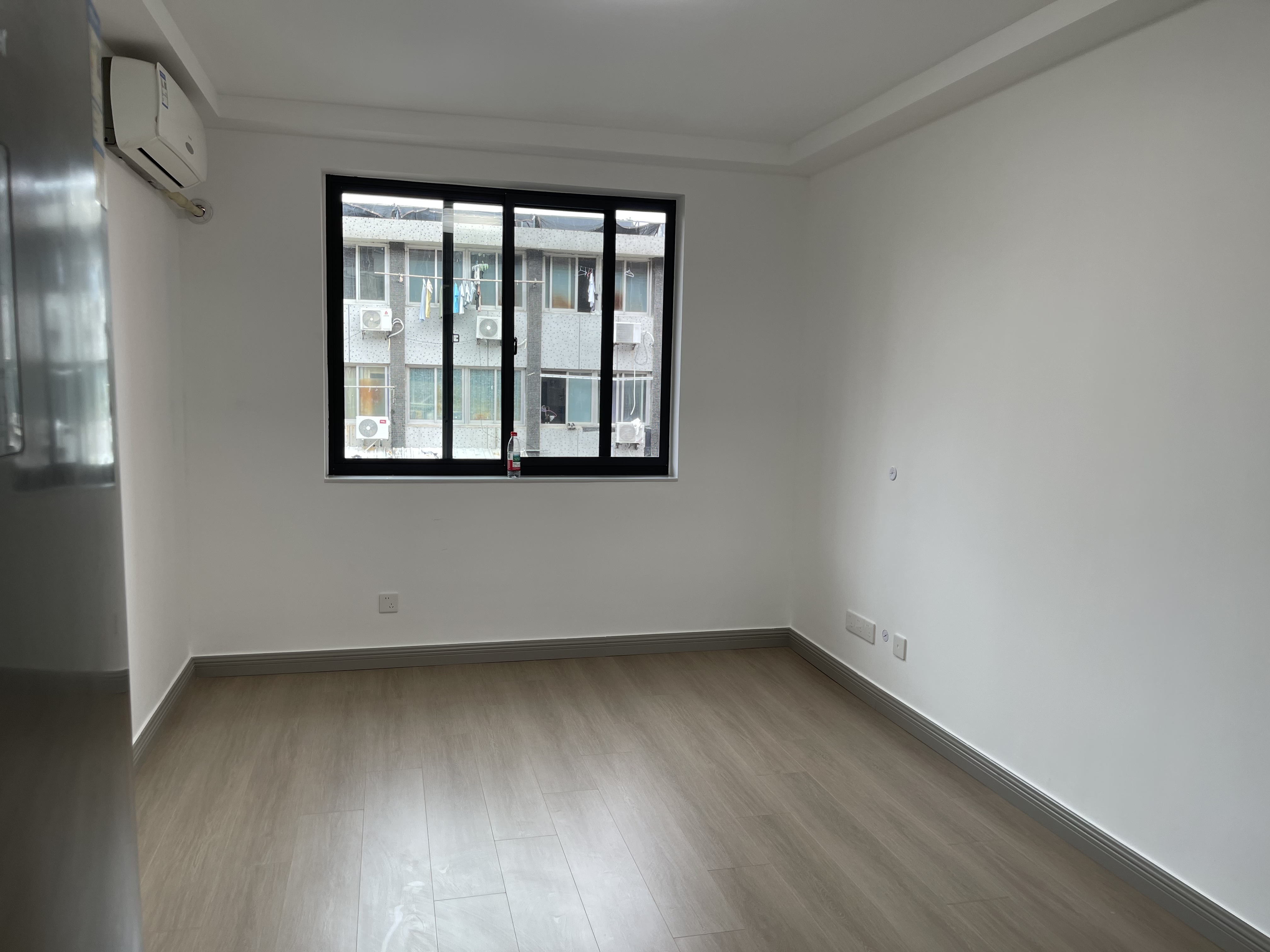 巴林小区 随时看房·