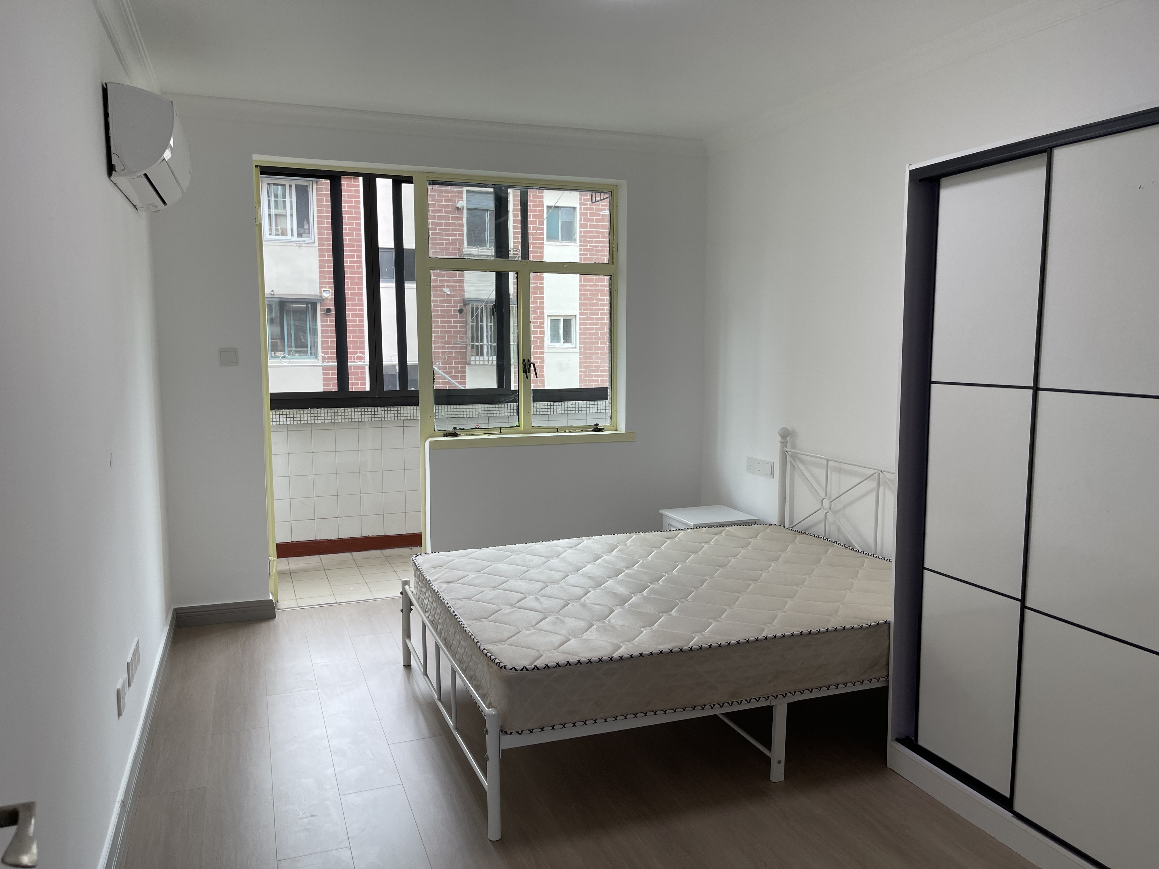 巴林小区 随时看房·