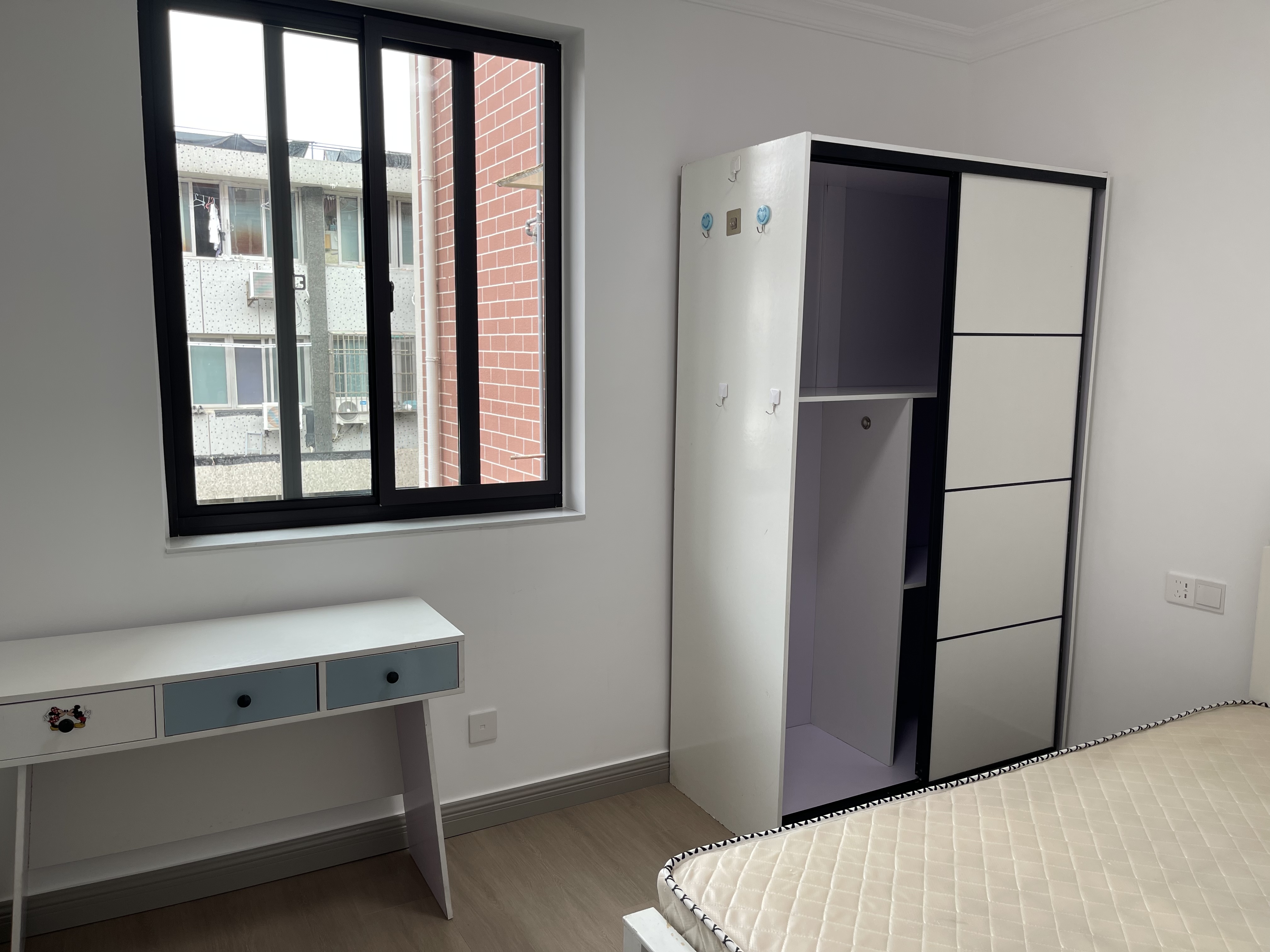 巴林小区 随时看房·