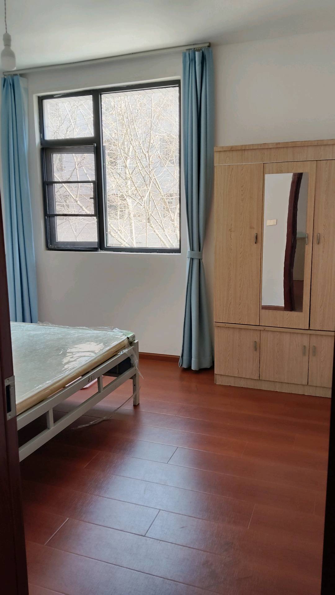 ,胜峰小区 2居室 700元/月