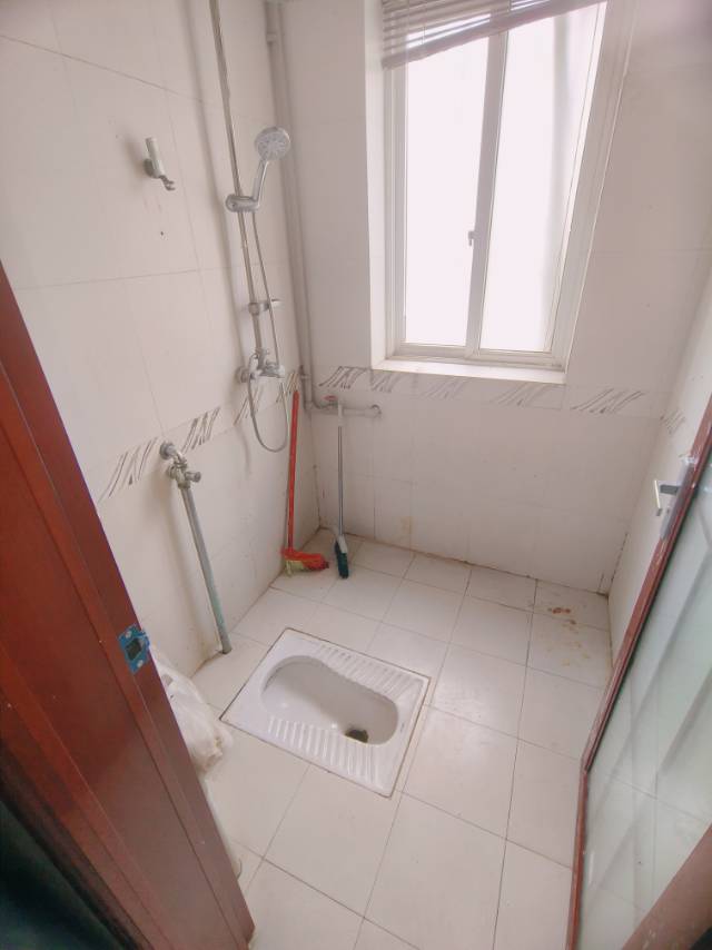 藏龙苑 随时看房·