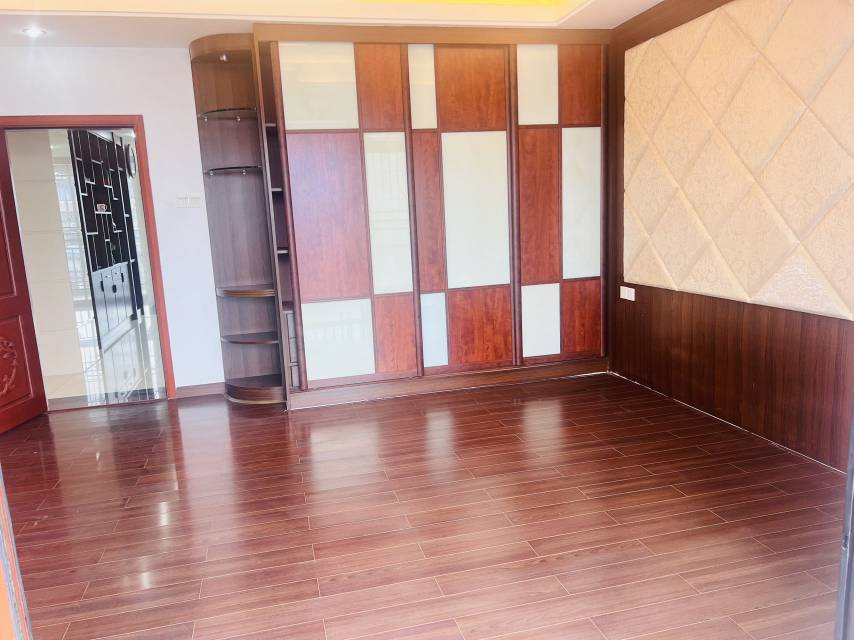 车站宿舍 随时看房·