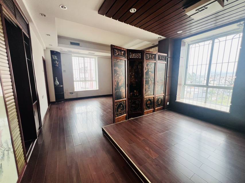 车站宿舍 随时看房·