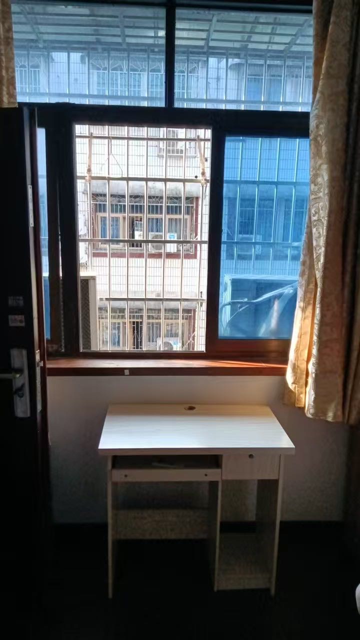 三里垅小区 随时看房·