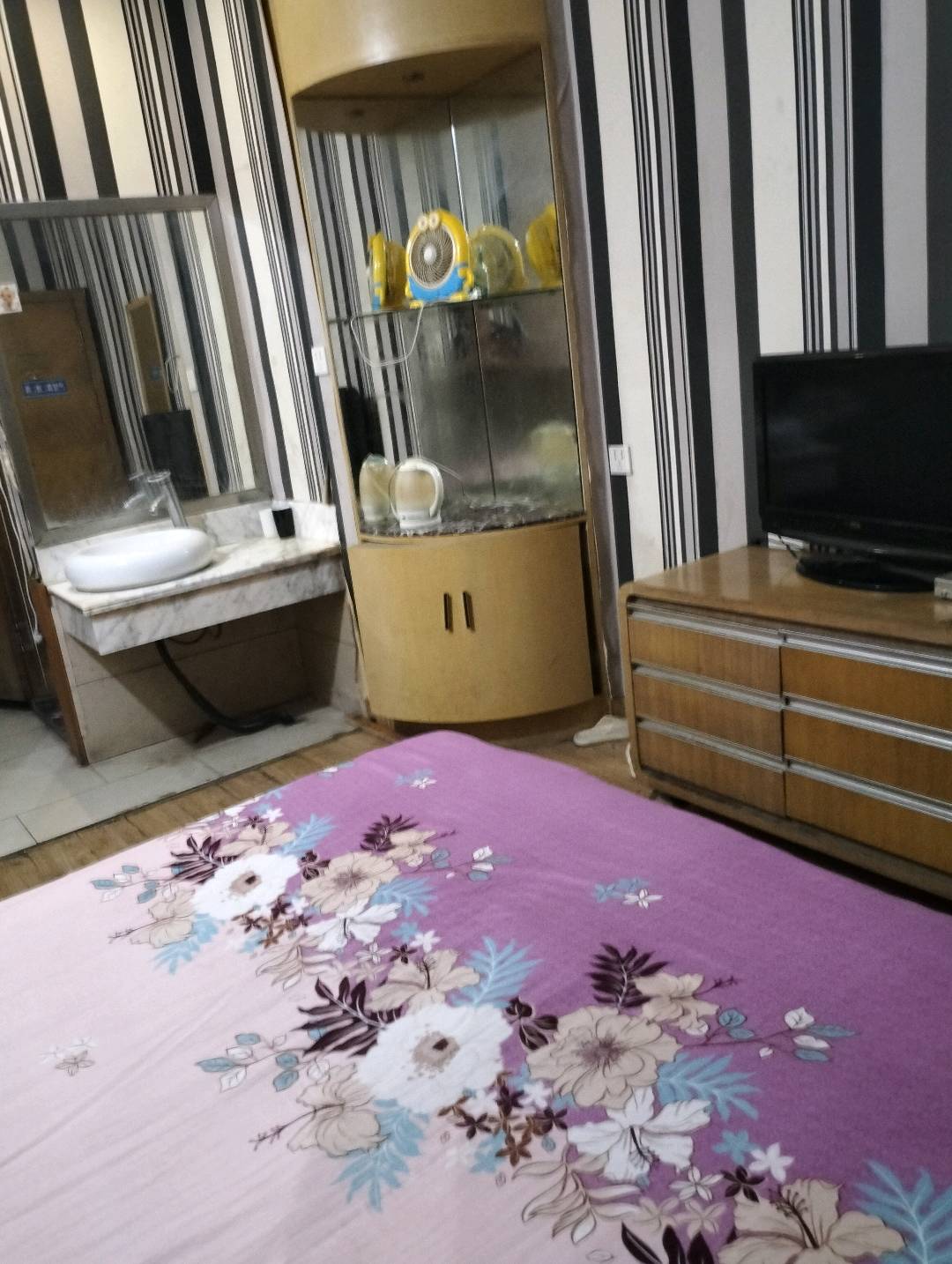 学堂冲一村 随时看房·