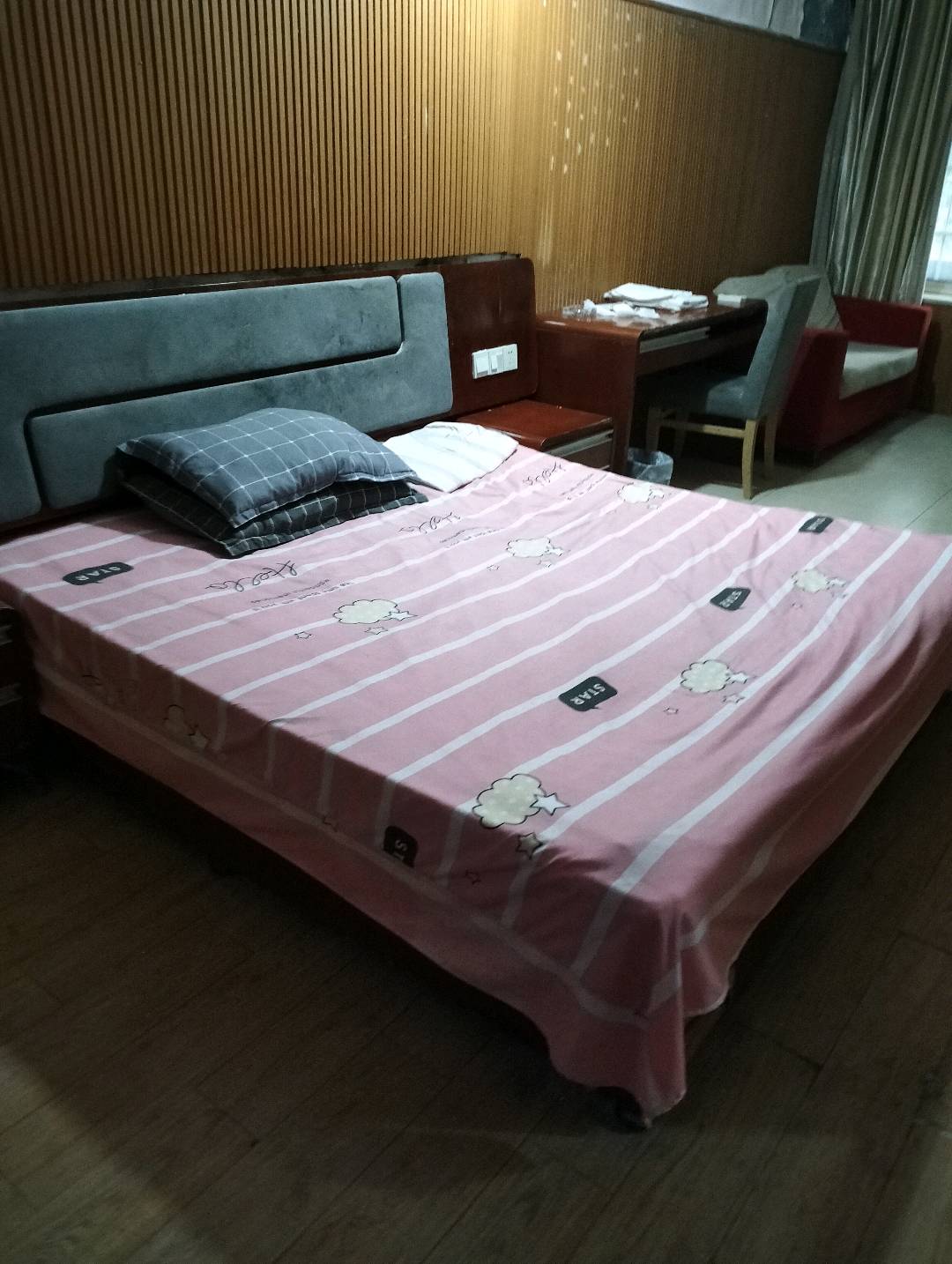 学堂冲一村 1居室 400元/月