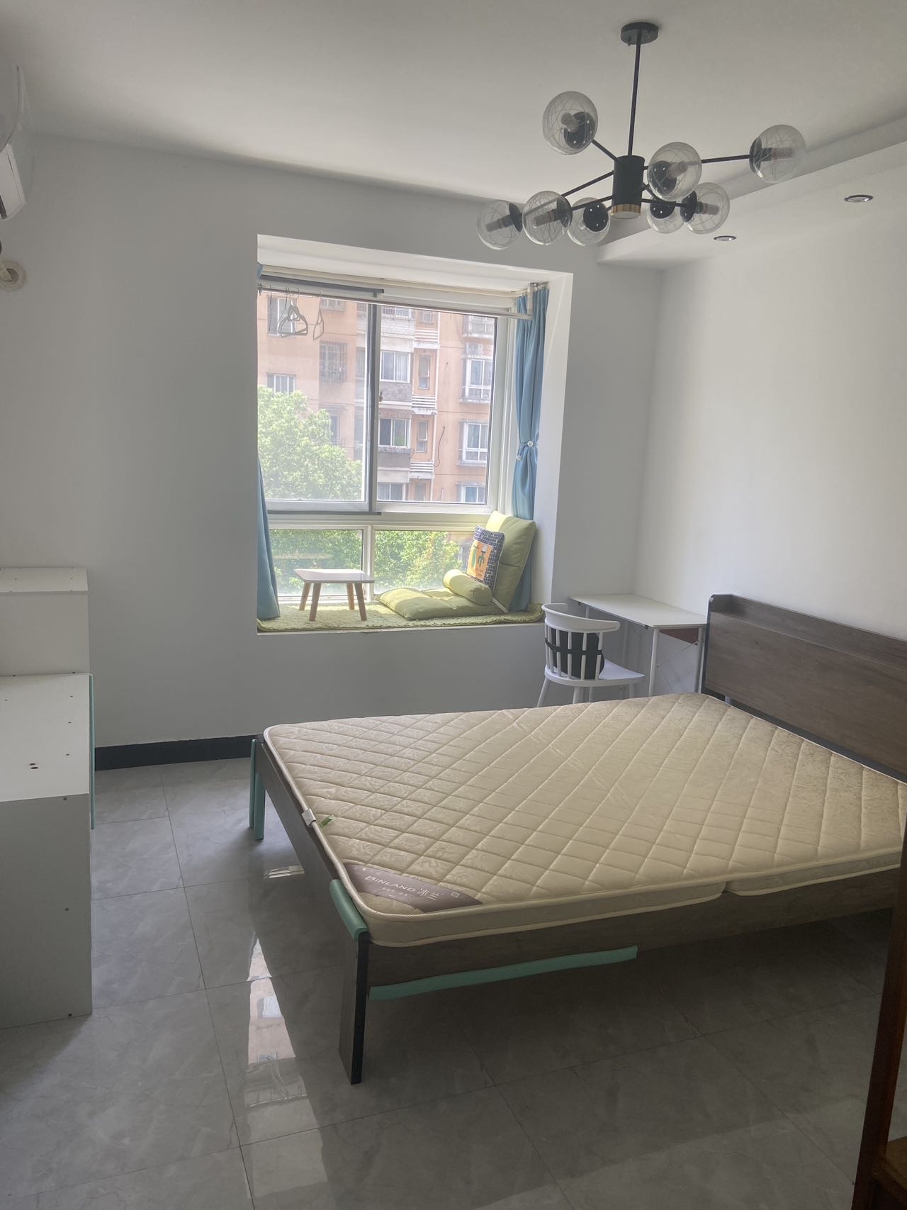 爱博五村 1居室 2500元/月