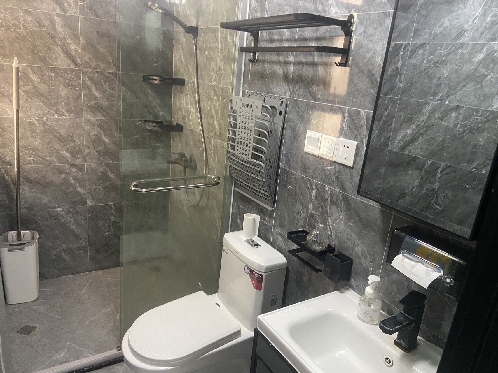 爱博五村 随时看房·