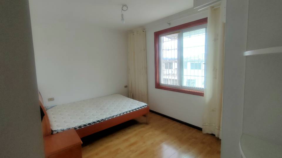 龙井小区 随时看房·