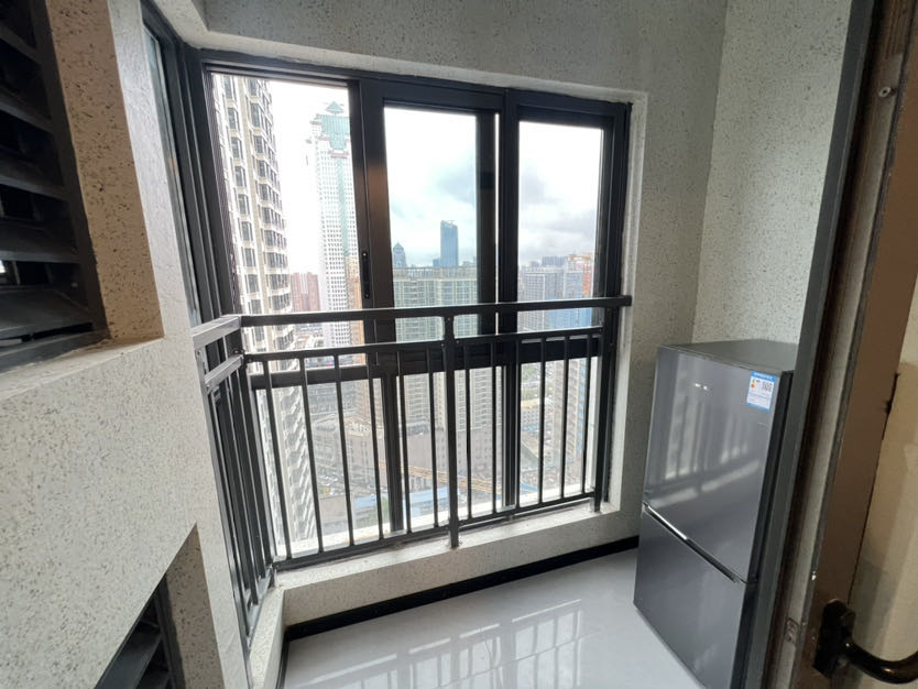 武汉三镇中心 随时看房·