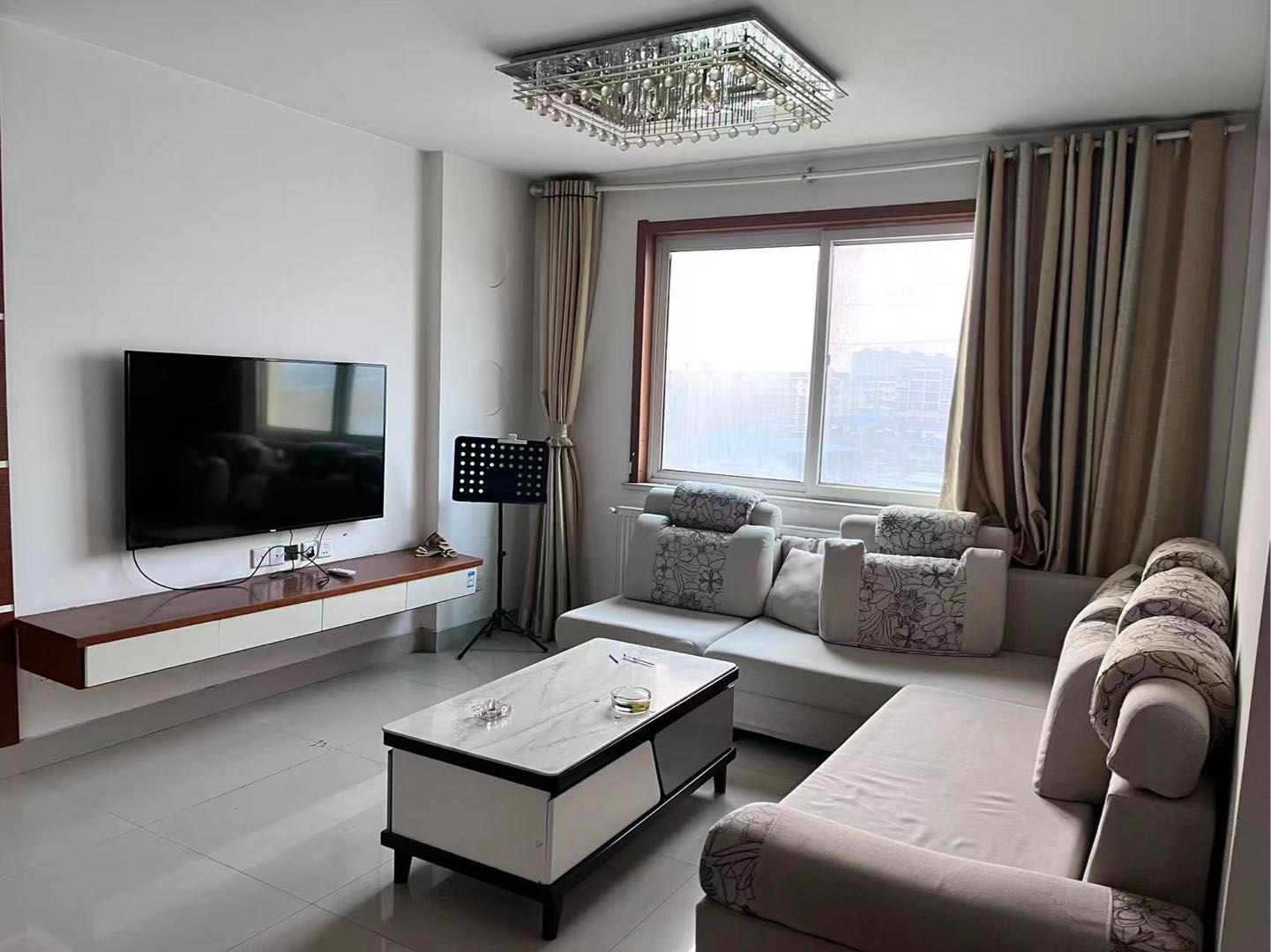 香榭星城 3居室 1000元/月