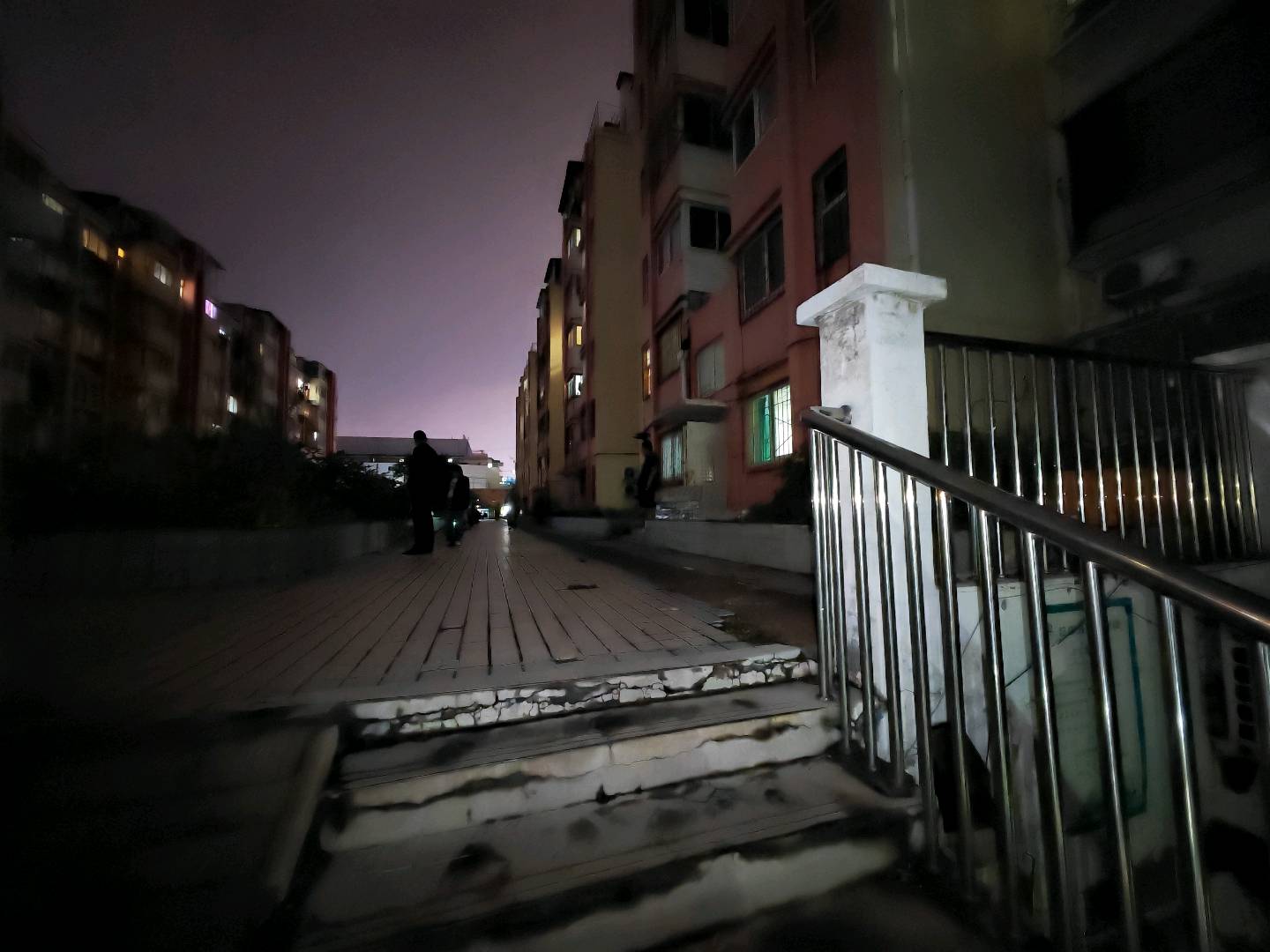 青年居易小区 随时看房·