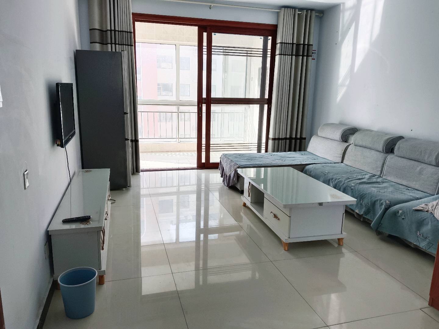 滨河花苑 3居室 1100元/月