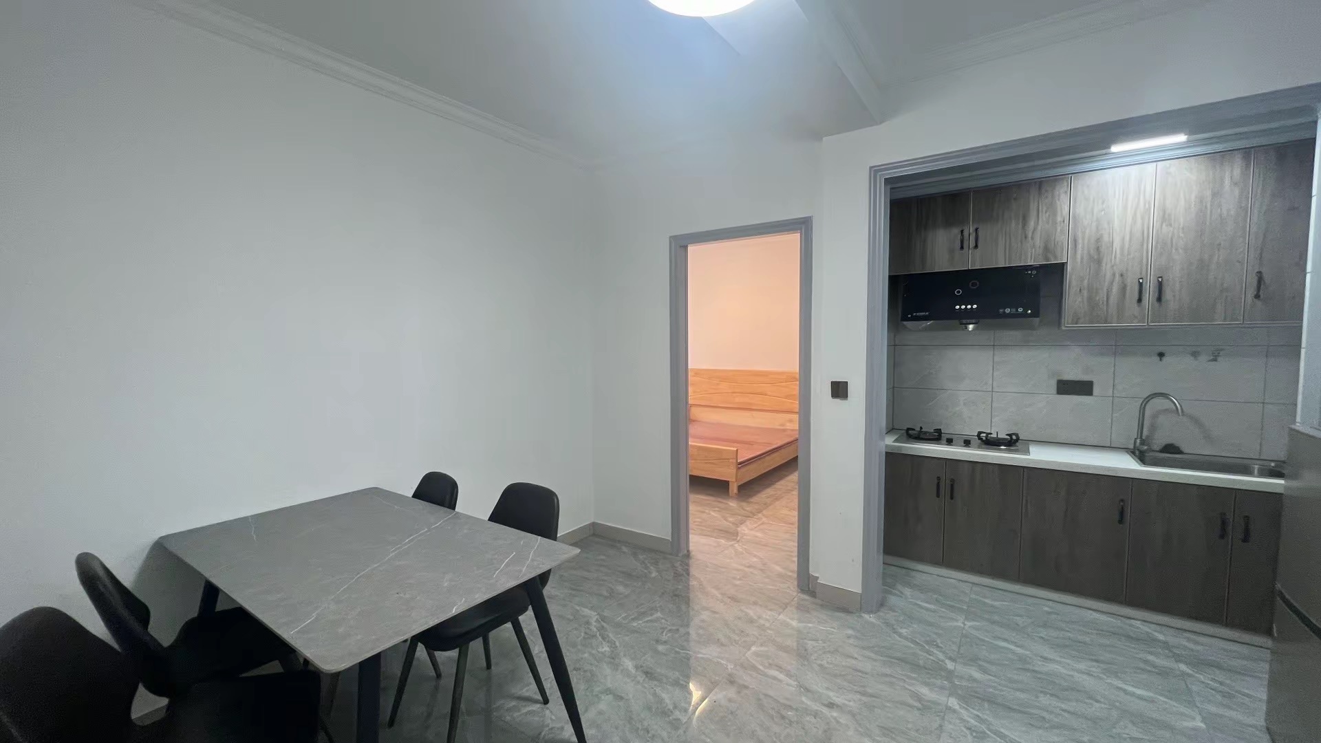 直港巷新村 随时看房·