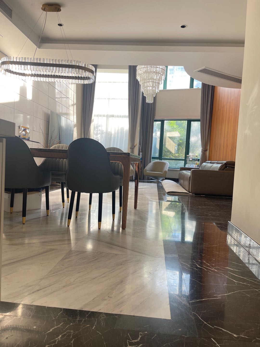 东南华庭 4居室 18000元/月