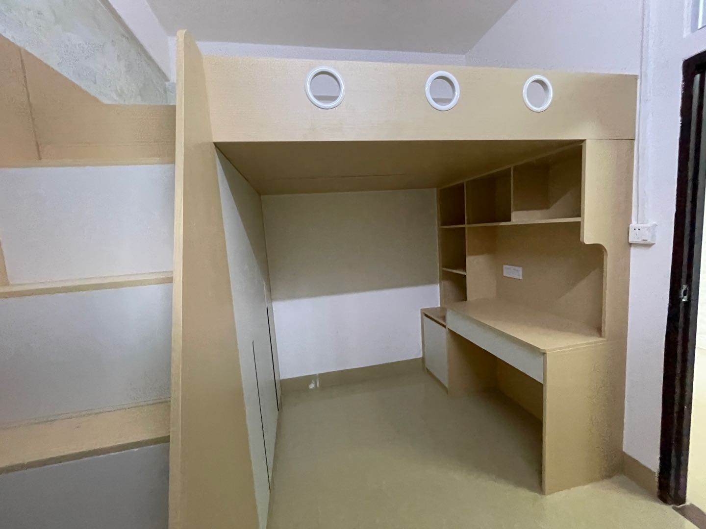 逸仙路贵姐住房 随时看房·