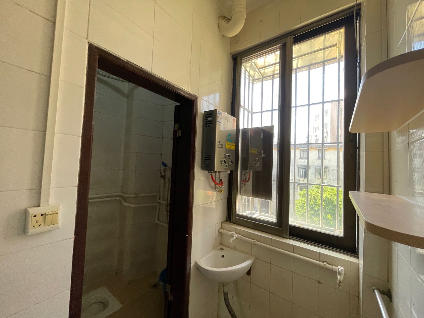 逸仙路贵姐住房 随时看房·