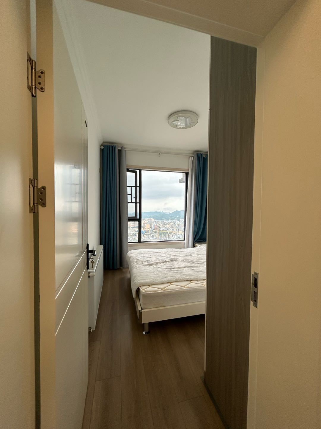 开阳新天地 3居室 15800元/月