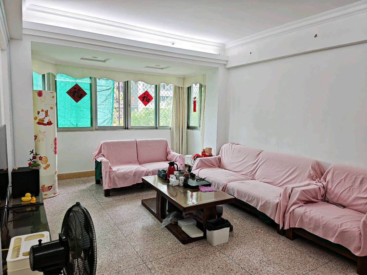 华信花园 3居室 2400元/月