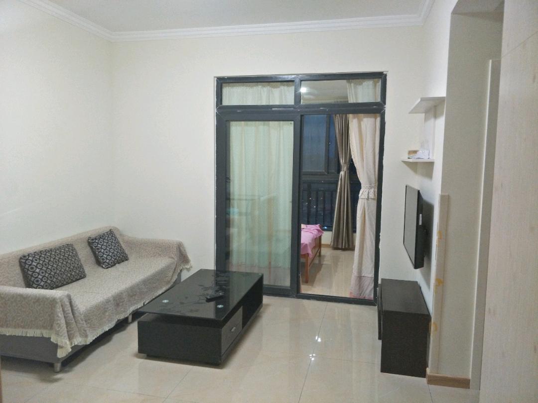 强发百年 2居室 1500元/月