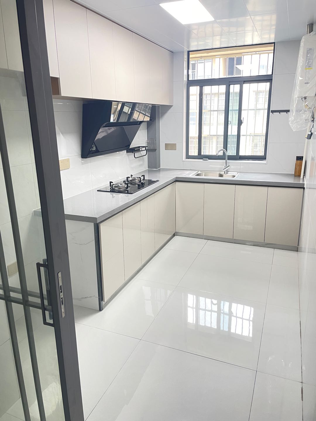 新南方中学 安居小区 随时看房·