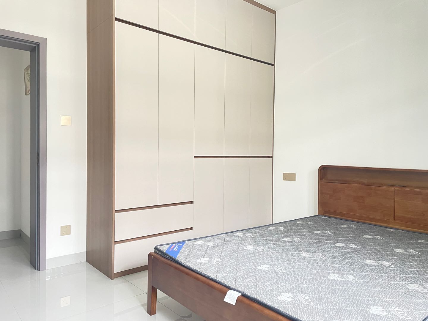 新南方中学 安居小区 随时看房·