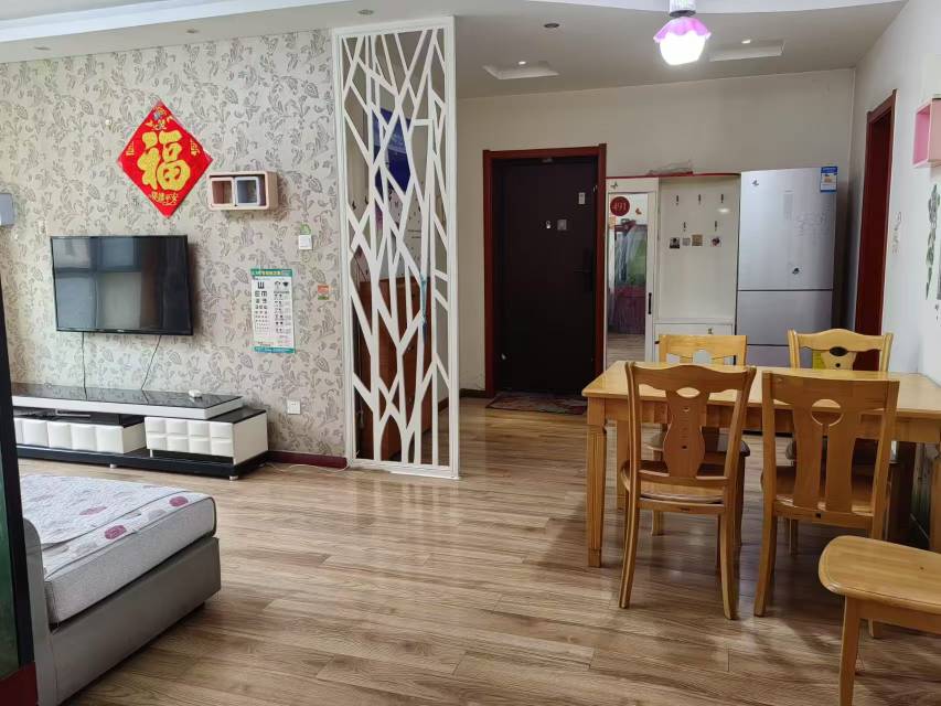 万象新天 3居室 2200元/月