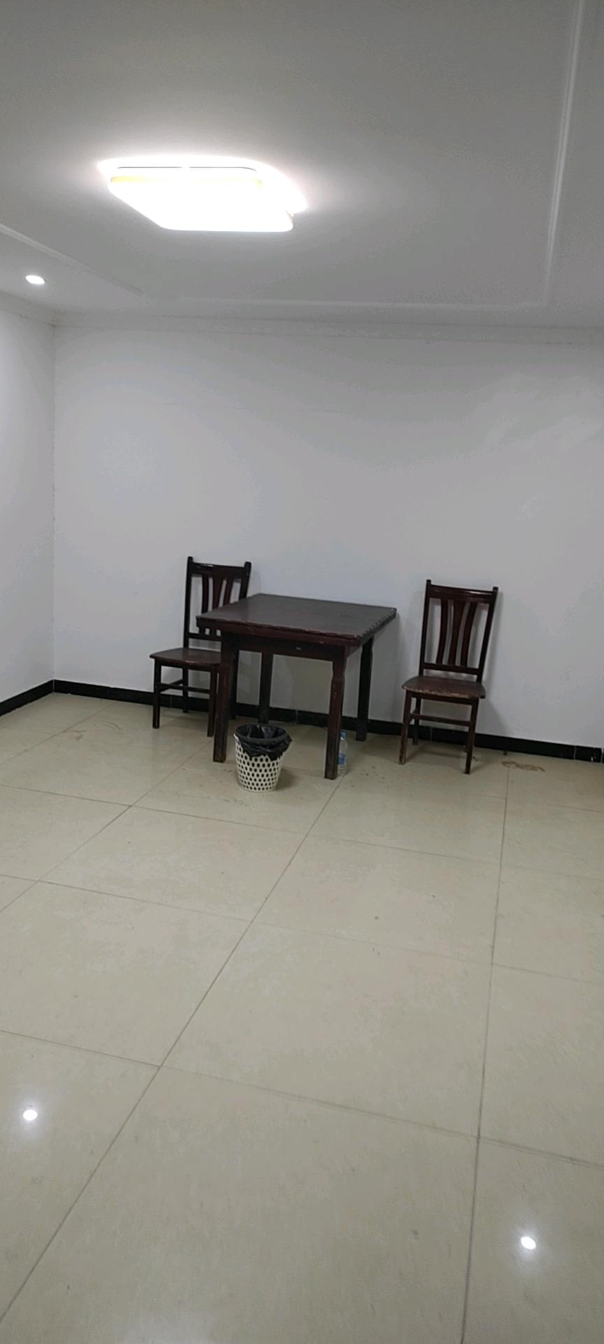 蔡庄安置东区一栋 2居室 700元/月